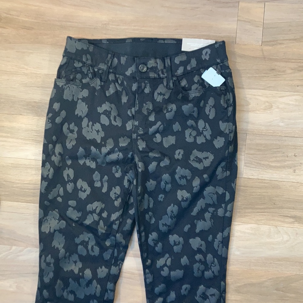 Chico’s secret stretch jegging black animal print leopard print size 4 - Picture 4 of 14